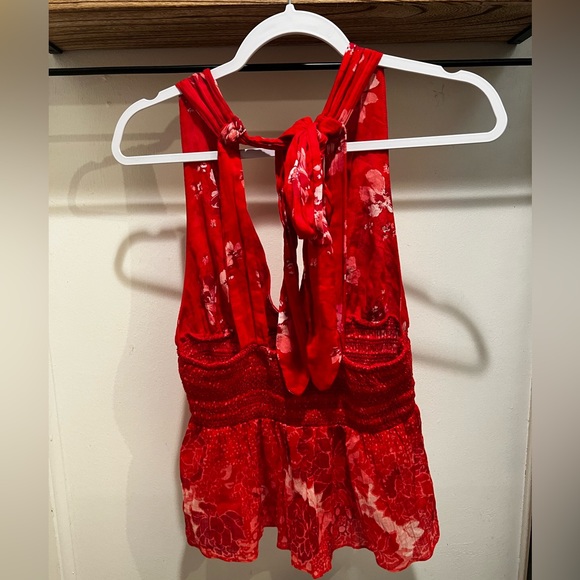 Brinkley Smocked Tank
Boho print
Ties in back
Red - Picture 2 of 5